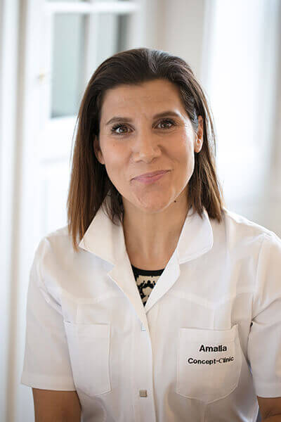 Portrait de Amalia Vittoz-Rivero, directrice exécutive et cheffe de bloc opératoire au sein de la clinique de chirurgie esthétique "Concept Clinic" à Genève