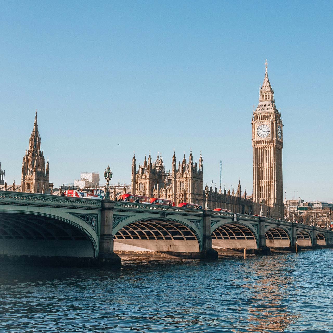 Photo de Londres pour illustrer la venue du Dr schlaudraff à la Clinical Cosmetic Regenerative Congress (CCR 2025)